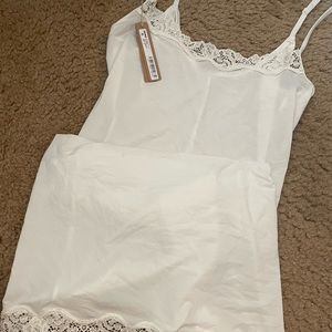 - nwt WHITE Skims lace slip dress 🩵 fits everybody